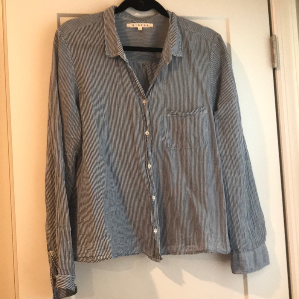 Xirena Lightweight Swing Button Up Shirt